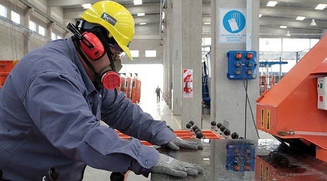 Industria pyme: creció 2,4% anual en marzo, pero sin cambios respecto al mes anterior
