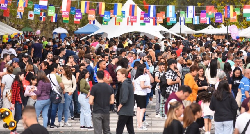 La Plata: La cultura venezolana congregó a más de 25 mil personas en Plaza Malvinas