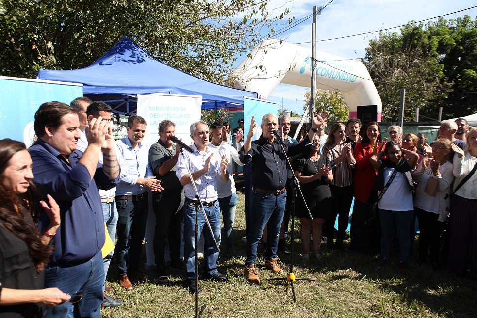 La Plata: Alak inauguró un nuevo programa municipal que lleva mejoras y servicios a los barrios