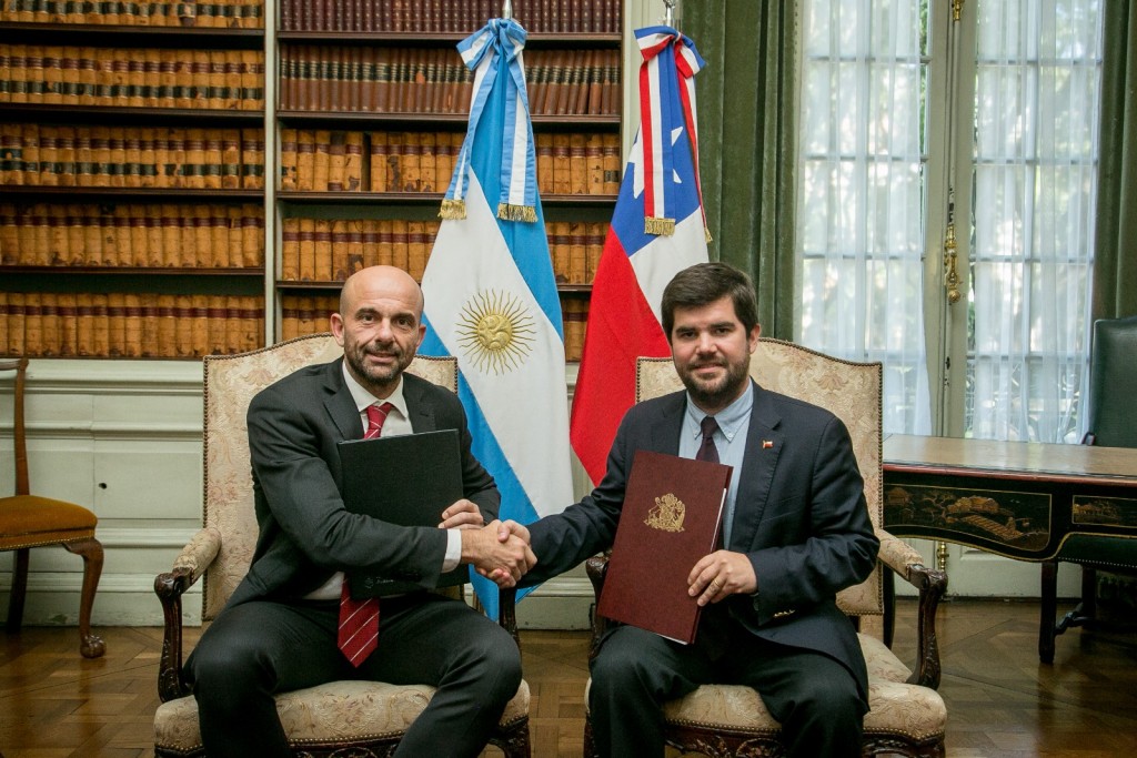 Argentina y Chile coordinarán estrategias conjuntas para impulsar el transporte aéreo entre ambos países