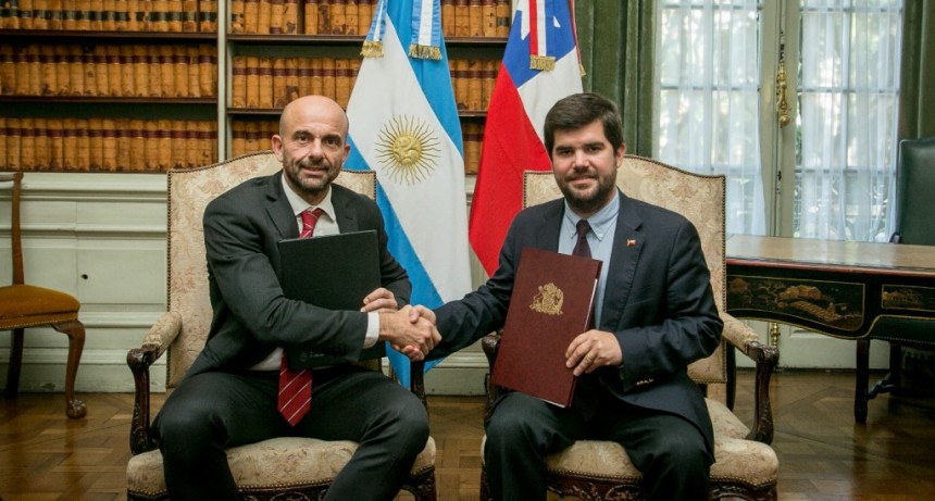 Argentina y Chile coordinarán estrategias conjuntas para impulsar el transporte aéreo entre ambos países