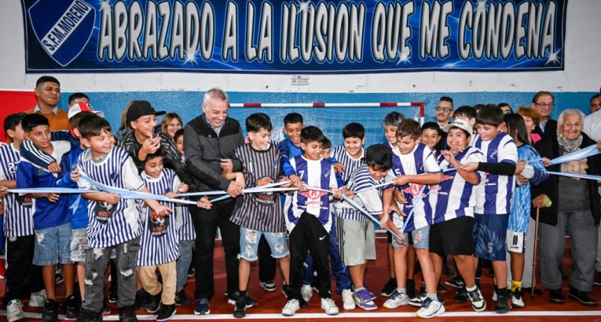 Tigre: Julio Zamora encabezó la inauguración de la nueva cancha de futsal de la Sociedad de Fomento Cultural y Deportiva Mariano Moreno