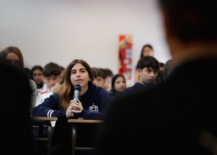 Kicillof particip&oacute; de una charla con estudiantes sobre las pol&iacute;ticas econ&oacute;micas de la dictadura militar