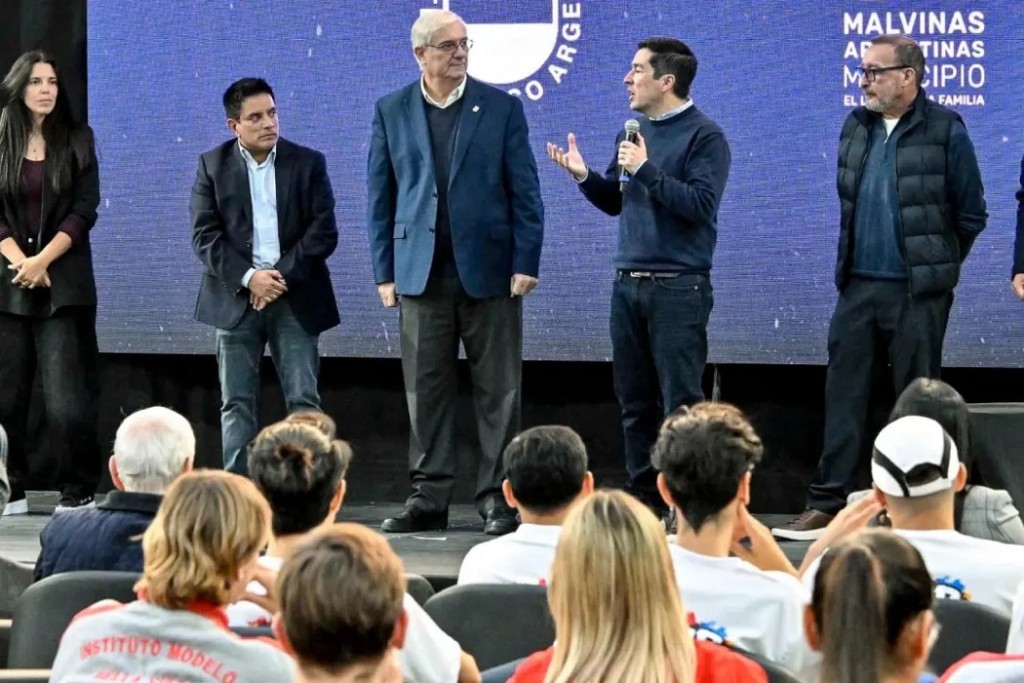 Malvinas Argentinas: Nardini lanz&oacute; los primeros Juegos Argentinos Urbanos