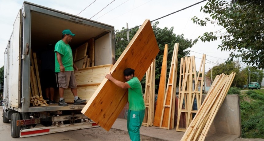 Merlo: La Municipalidad asiste a vecinos afectados por la explosi&oacute;n de un deposito clandestino 