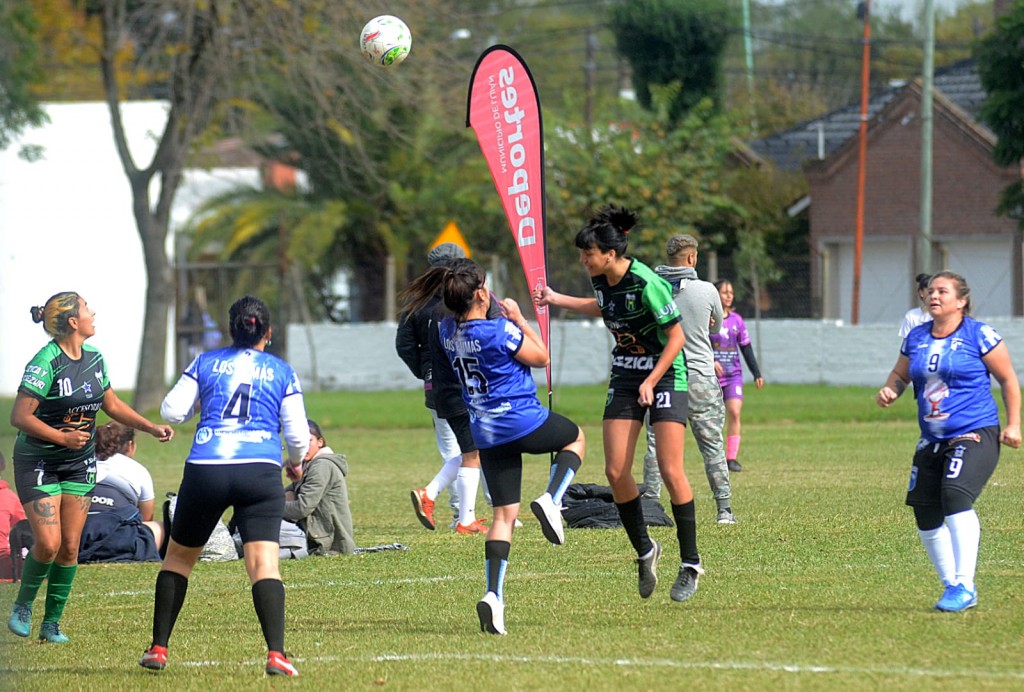 Luján: Más de 200 mujeres participan de la Liga Municipal de Fútbol Femenino