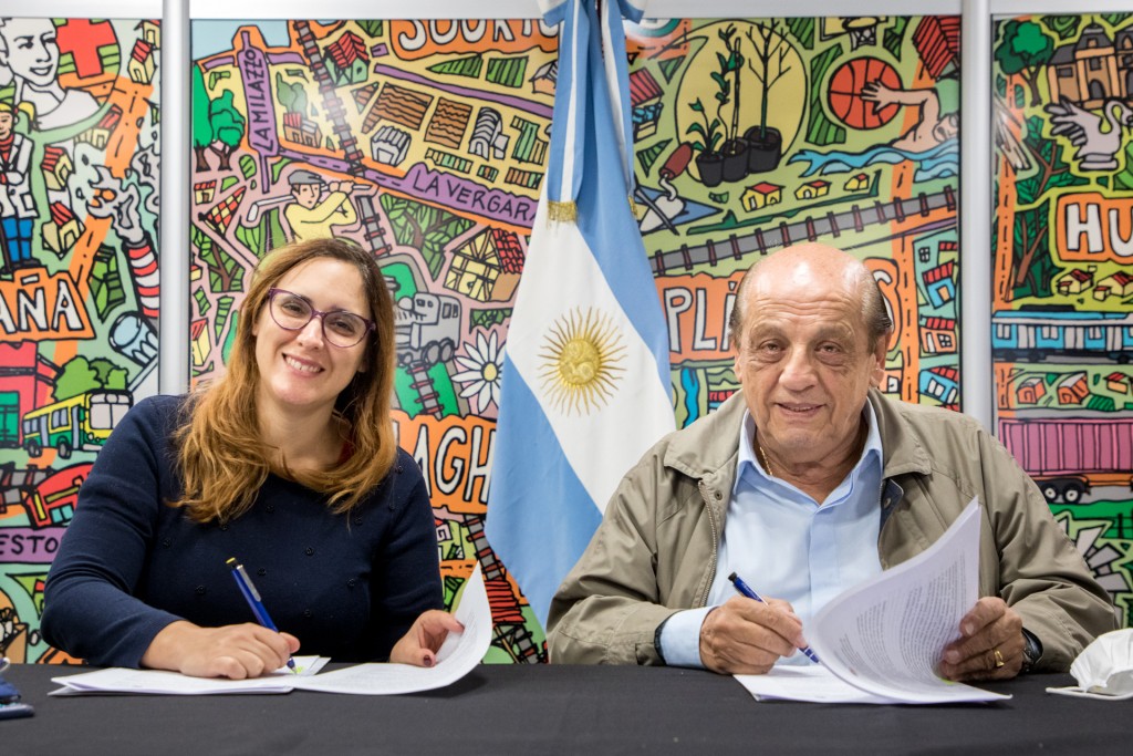 Berazategui: Mussi firmó un convenio con el Gobierno Provincial para financiar 50 proyectos productivos 
