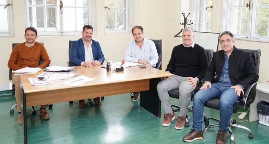 Navarro: El Intendente Diz se reunió con representantes de la empresa de transporte Metropol