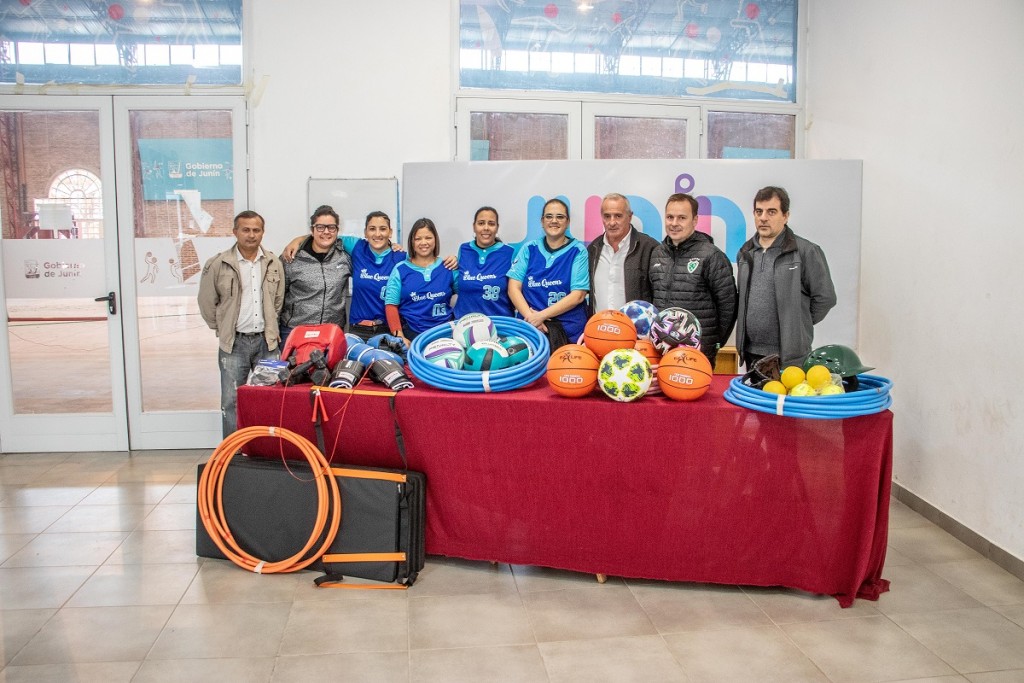 Junín: Nueva entrega de materiales deportivos a diferentes instituciones de la ciudad