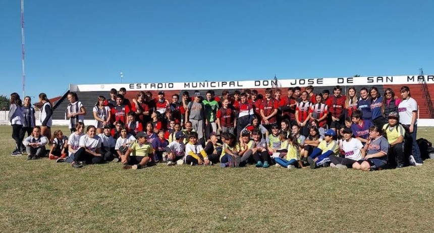 Campana: La Escuela Municipal de sóftbol participó de un encuentro deportivo en San Pedro