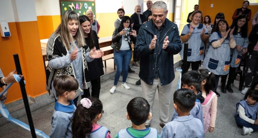 Avellaneda: Ferraresi inauguró más obras en Escuelas del distrito