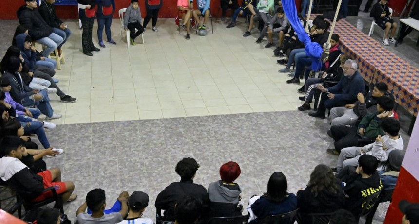Tigre: Julio Zamora se acercó al CPD de Las Tunas para dialogar sobre las necesidades del barrio