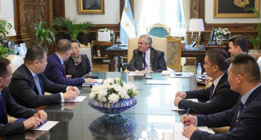 Alberto Fernández se reunió con las máximas autoridades de la empresa china Wuhan Yangluo Port Service Co