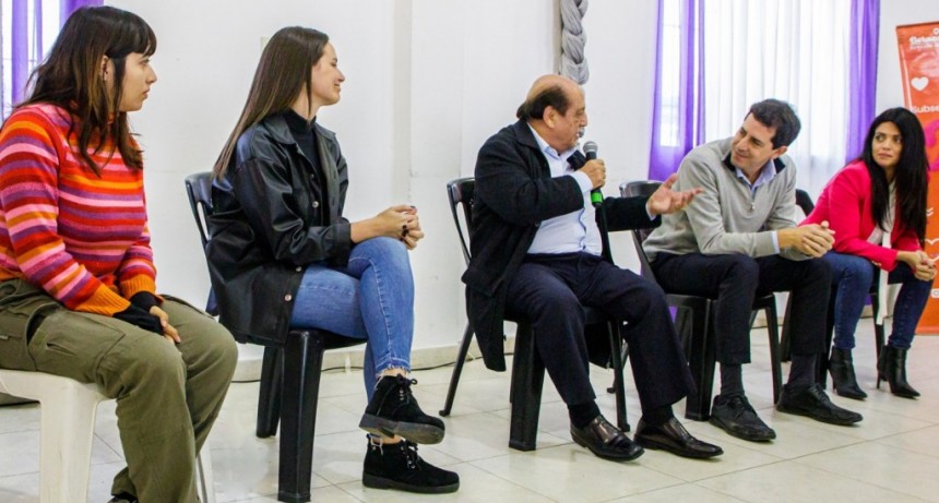 Berazategui: Mussi y Wado de Pedro en un encuentro con las juventudes del distrito 