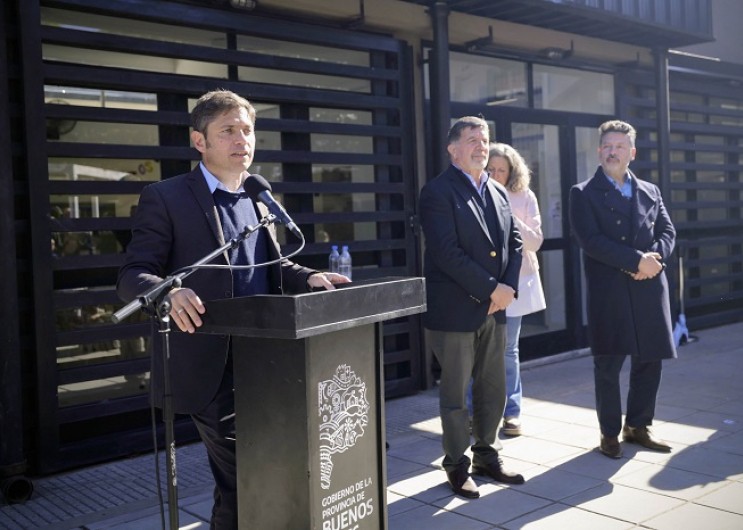 Kicillof y Menéndez inauguraron el nuevo edificio de la Escuela de Educación Especial N°502 en Merlo