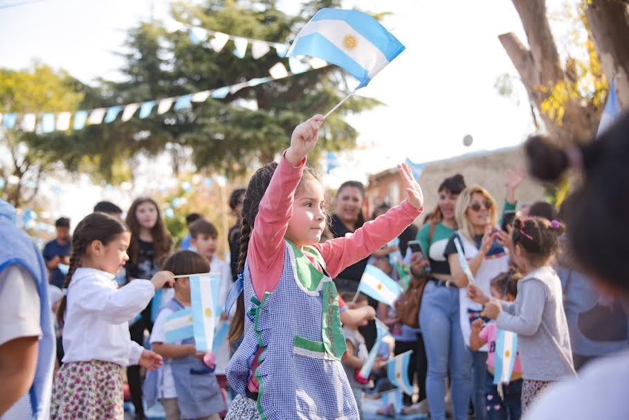 Ituzaingó: El Municipio festeja el 25 de Mayo en la plaza 20 de Febrero 