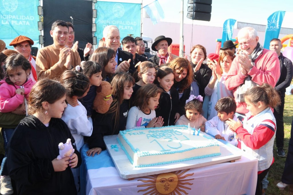 La Plata: Alak participó de los festejos por el 134° aniversario de Abasto y destacó nuevas obras para la localidad