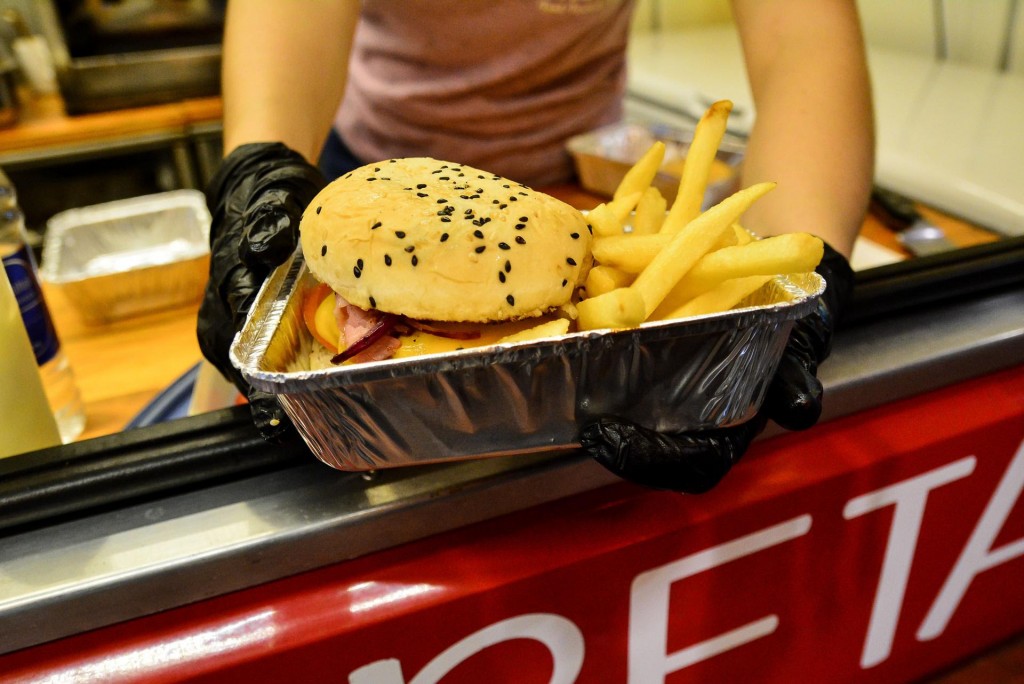 Escobar: La ciudad celebra la Noche de las Hamburguesas 