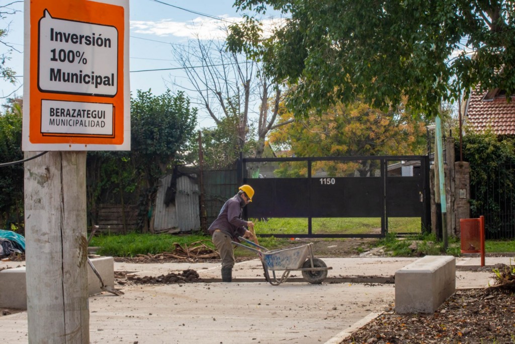 Berazategui: Avanza la puesta en valor de la plaza La Lomita 
