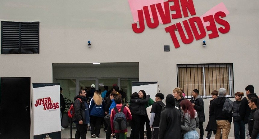 Moreno: Fernández inauguró el centro de jóvenes “El Galpón”