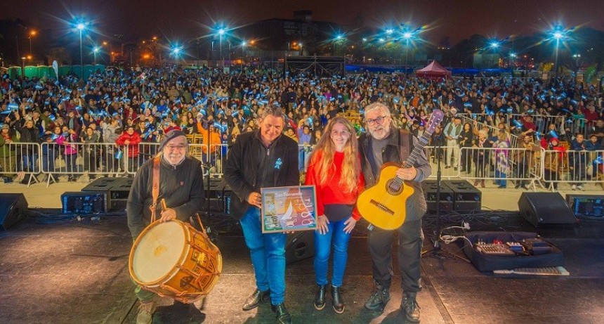 San Fernando: La ciudad festejó el “Día de la Patria” con el gran cierre del Dúo Coplanacu