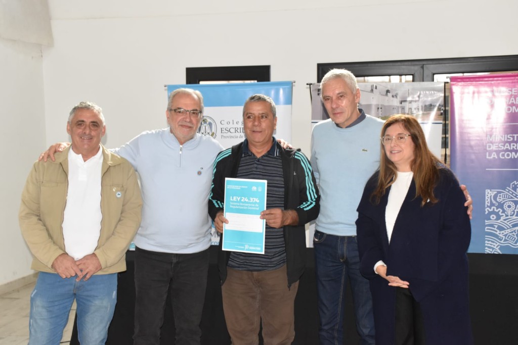 Berisso: Se realiz&oacute; la entrega de 69 escrituras de regularizaci&oacute;n dominial