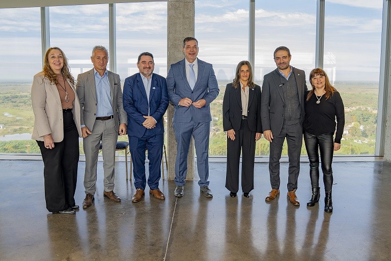 Entre R&iacute;os: El Gobierno Provincial firm&oacute; un convenio para garantizar el acceso al trasplante de c&oacute;rneas