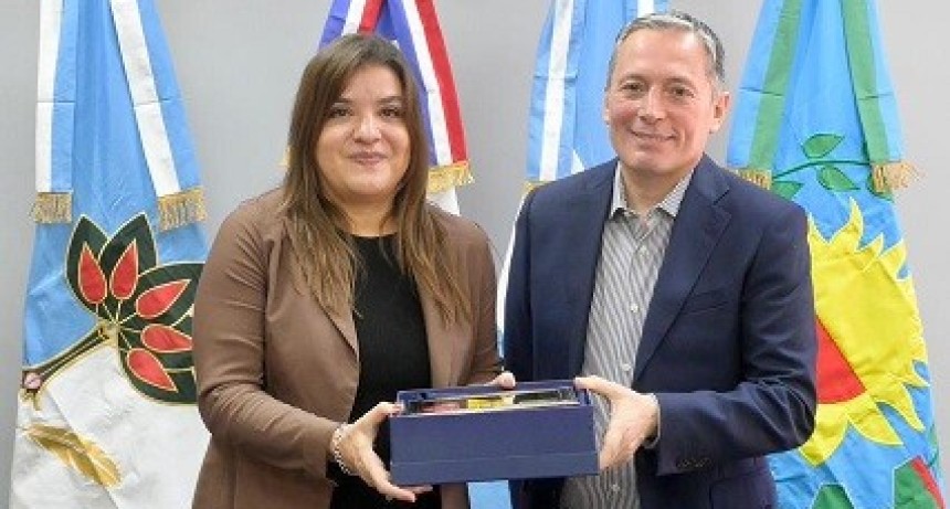 E. Echeverr&iacute;a: Gray se reuni&oacute; con la C&oacute;nsul General de Chile en Buenos Aires 