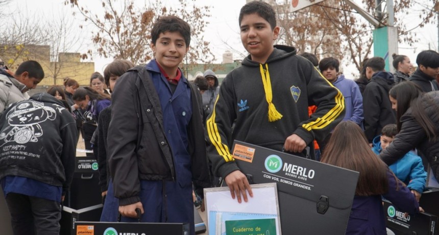 Merlo: El Municipio entreg&oacute; tableros t&eacute;cnicos a estudiantes de la Escuela T&eacute;cnica N&deg;4  