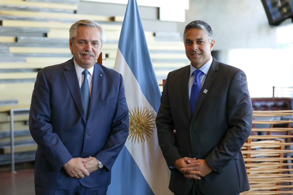 Alberto Fernández se reunió con el titular de General Motors quien anunció una inversión de 350 M de dólares