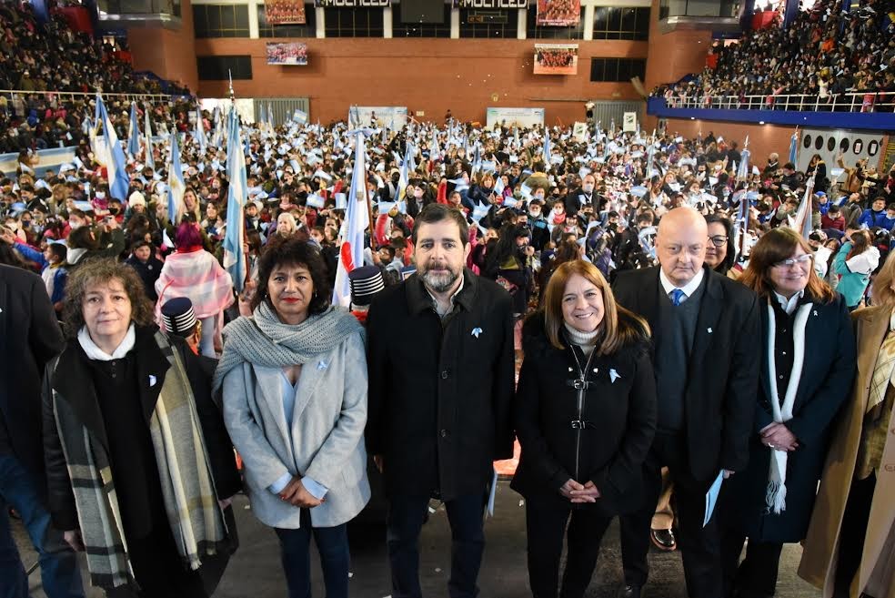 San Martín: Miles de chicas y chicos prometieron lealtad a la bandera Argentina
