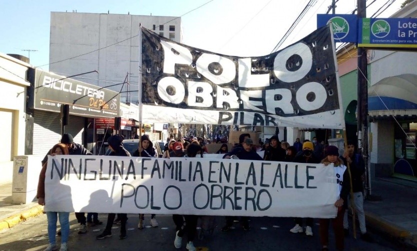 Pilar: El Polo Obrero marchó a la municipalidad en reclamo de trabajo y vivienda