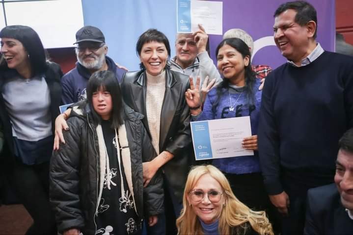 Quilmes: Mayra Mendoza entregó 170 pensiones no contributivas por invalidez 
