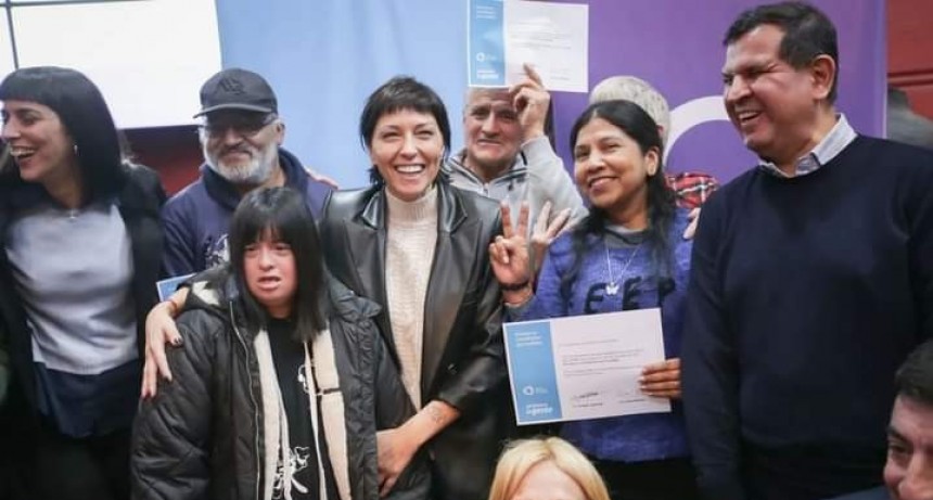Quilmes: Mayra Mendoza entregó 170 pensiones no contributivas por invalidez 