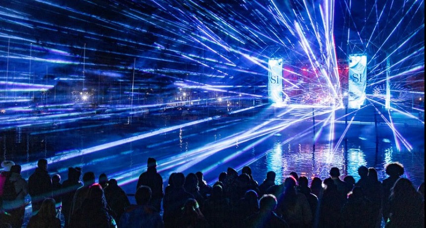 San Isidro: Con un impactante show de lásers, se inauguró una nueva etapa del Parque Público del Puerto 