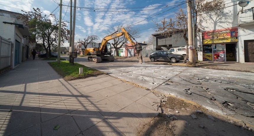 Moreno: Comenzó la renovación de la calle Yrigoyen en el partido 