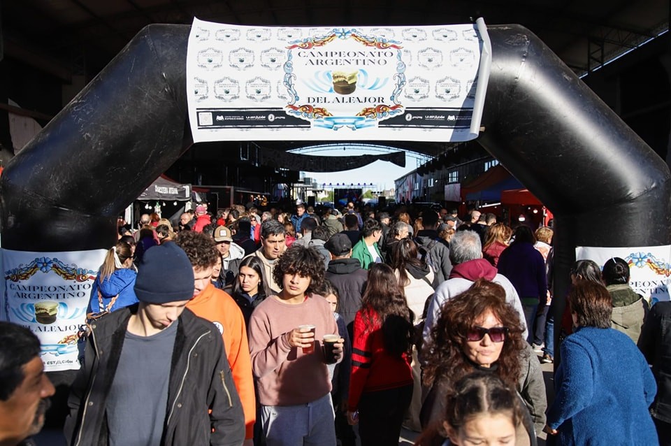 Avellaneda: Una multitud visitó el Campeonato Argentino del Alfajor en el distrito 