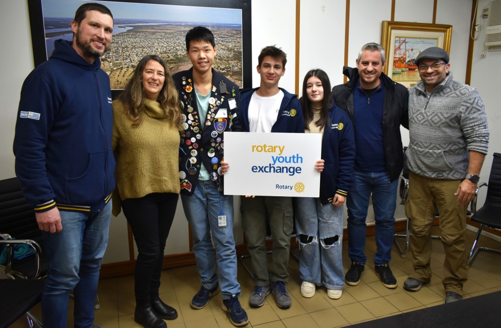 Colón (ER): Estudiantes extranjeros y colonenses participan de programa del Rotary Club