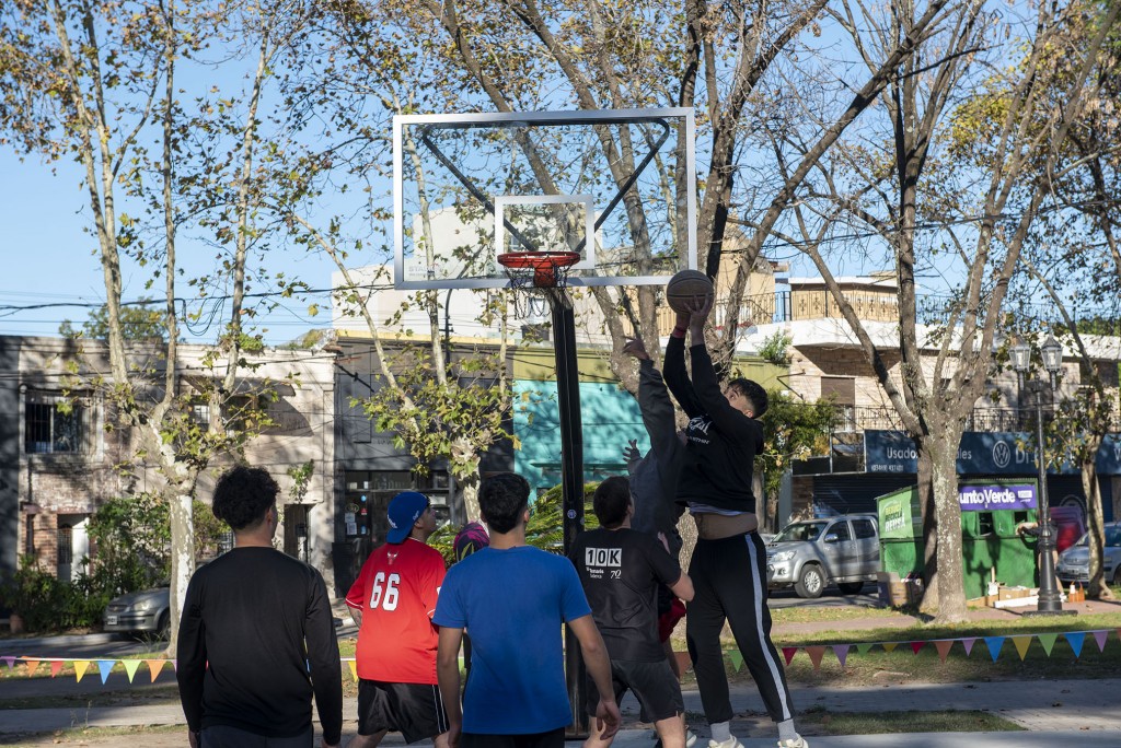 Campana: La cancha de básquet de la Plaza Italia celebró su primer aniversario con una exitoso Torneo 3x3