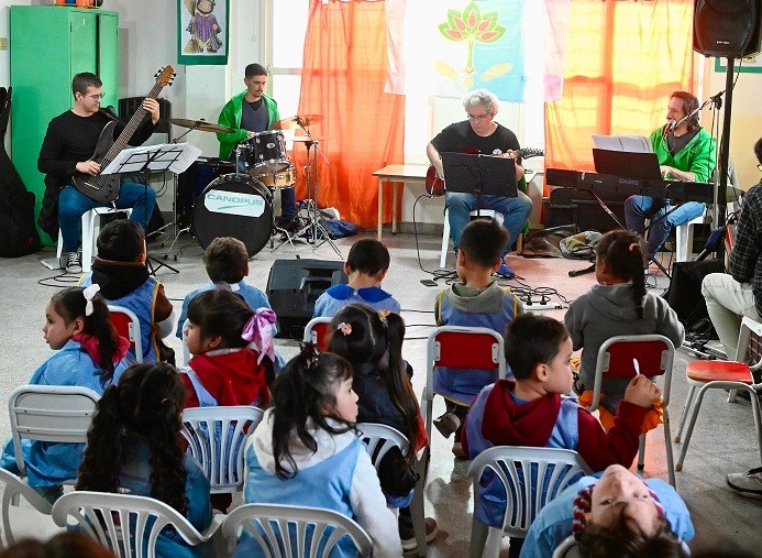 Esteban Echeverría: El Ensamble Musical brindó un concierto en el Centro de Atención Integral de El Zaizar