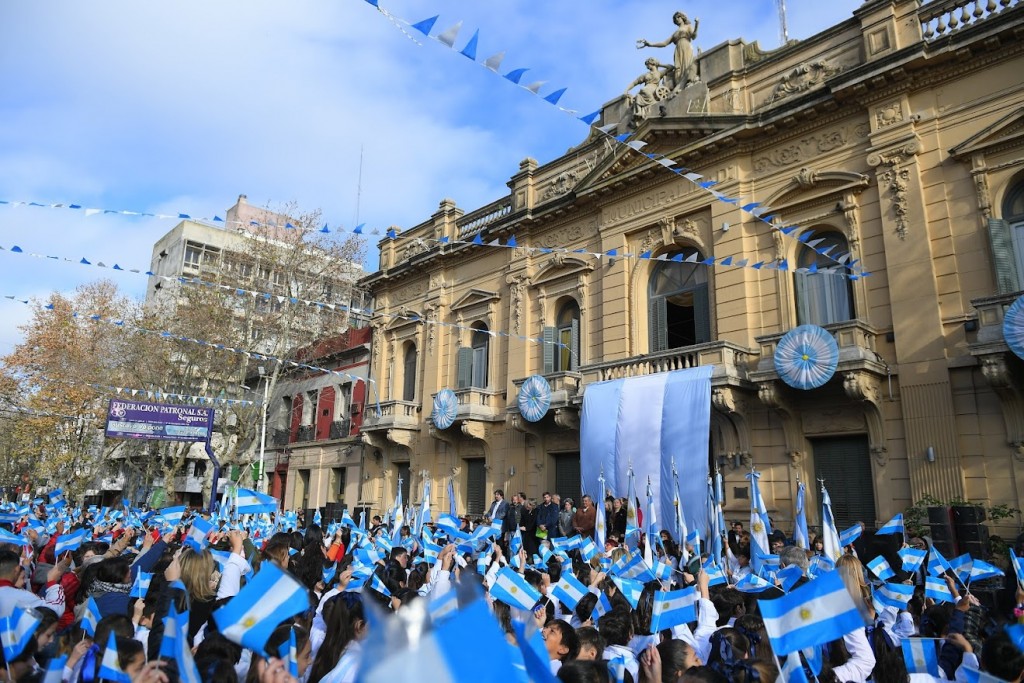 Mercedes: Se viene la “Promesa a la bandera”