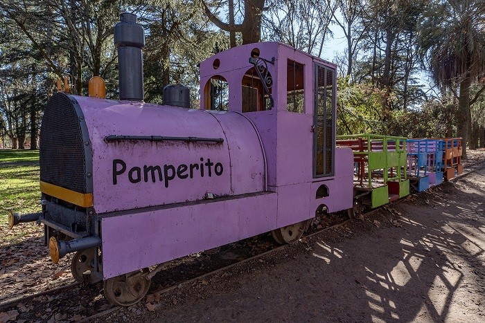 Azul: Sombra firmó un contrato de comodato con la Escuela Técnica N°2 para el funcionamiento del “Pamperito”