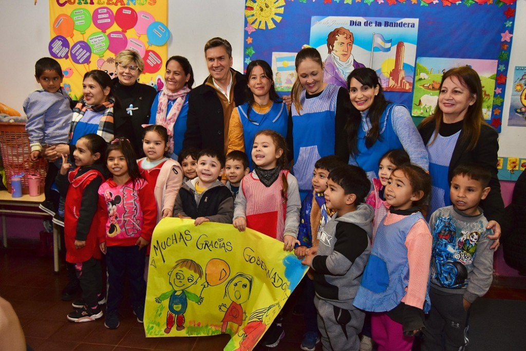 Chaco: Zdero entregó mobiliario para el Jardín de Infantes N° 109 en Capitán Solari 