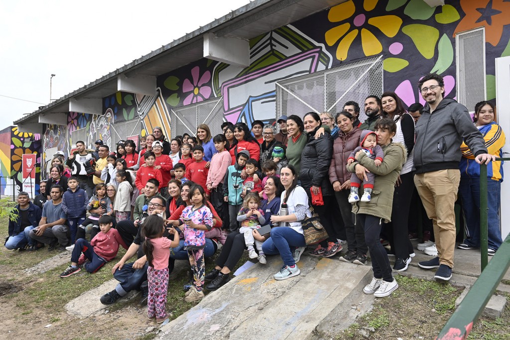 Tigre: El Municipio inauguró en el Centro de Integración Social del barrio Almirante Brown un mural dedicado a la identidad