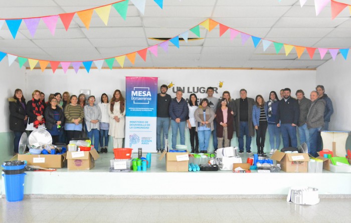 La Provincia entregó equipamientos a escuelas de Carlos Casares y Trenque Lauquen 