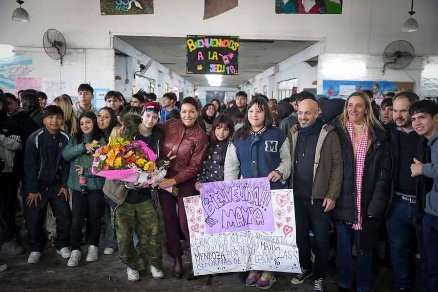 Quilmes: Mendoza inauguró la obra de refacción y ampliación de la Escuela Secundaria N16 
