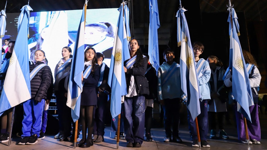 Vicente López: Más de 1500 chicos realizaron la promesa de lealtad a la bandera en Tecnópolis