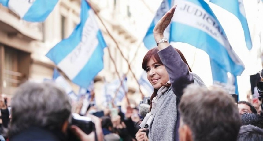 Ni presa, Ni muerta, Cristina es inmortal. (Por Edgard Llanos)