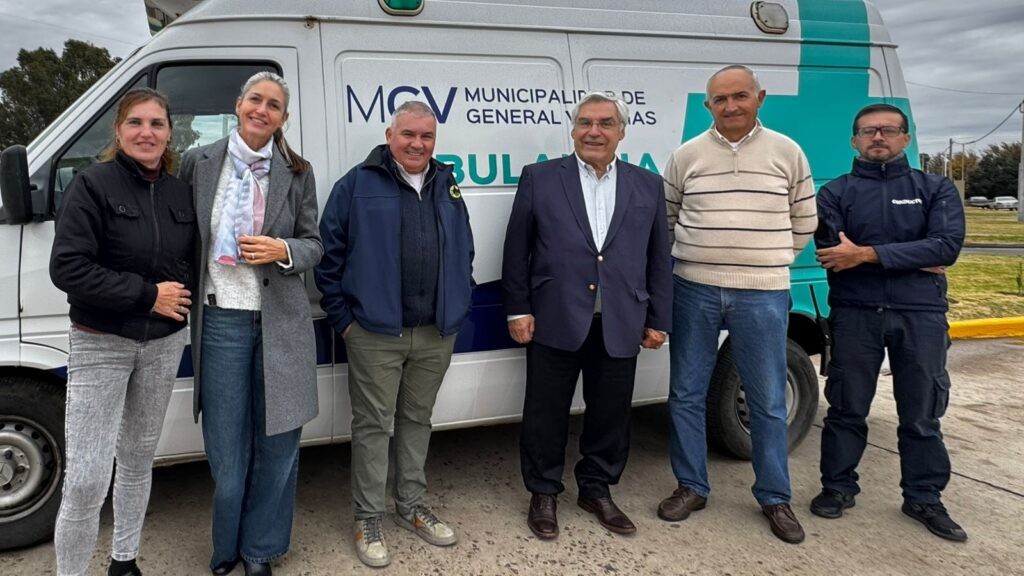 Gral. Villegas: Alegre entreg&oacute; la tercera ambulancia del programa de renovaci&oacute;n acordado con las cooperativas del distrito