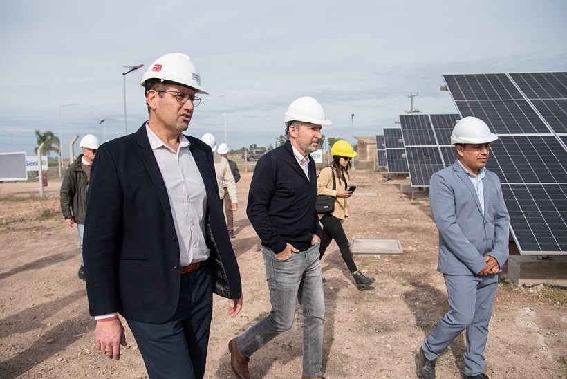 Entre R&iacute;os: Frigerio inaugur&oacute; en Arroyo Bar&uacute; un parque solar